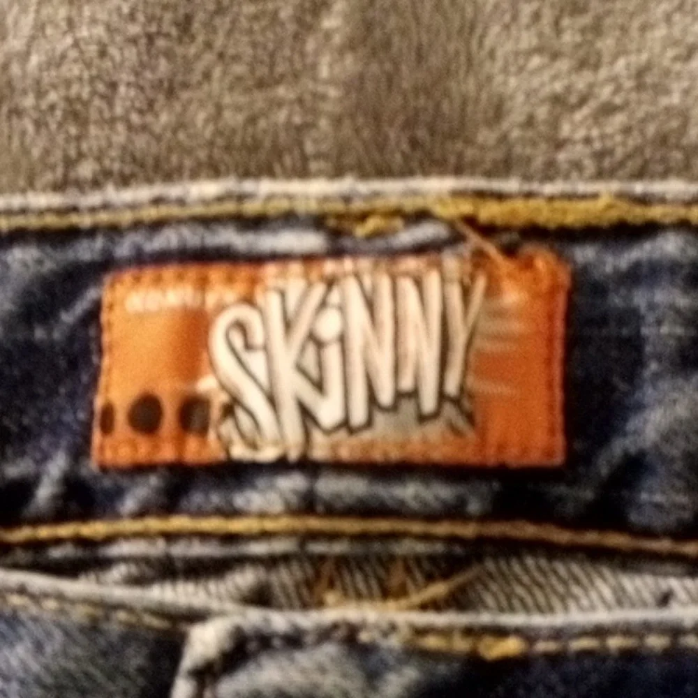OLD NAVY BOYS SKINNY DISTRESSED SIZE 14 JEANS EUC
